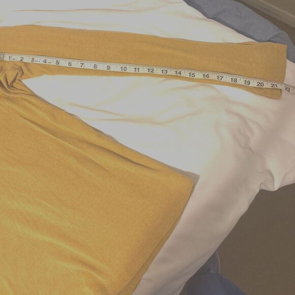 Women’s Eddie Bauer Long Sleeve Yellow -Gold V-Neck T Shirt - Picture 4 of 9